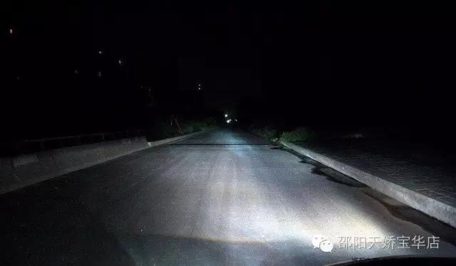 尤其是改過氙氣大燈的車主們，定期檢查電路，檢查火花塞是否積碳老化，這是很有必要的！