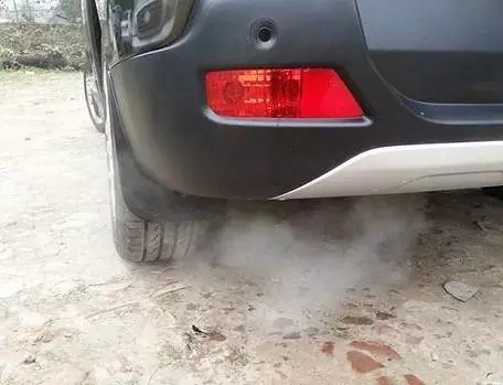 什么原因導致的排氣管滴水呢？