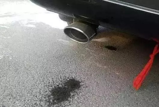 什么原因導致的排氣管滴水呢？