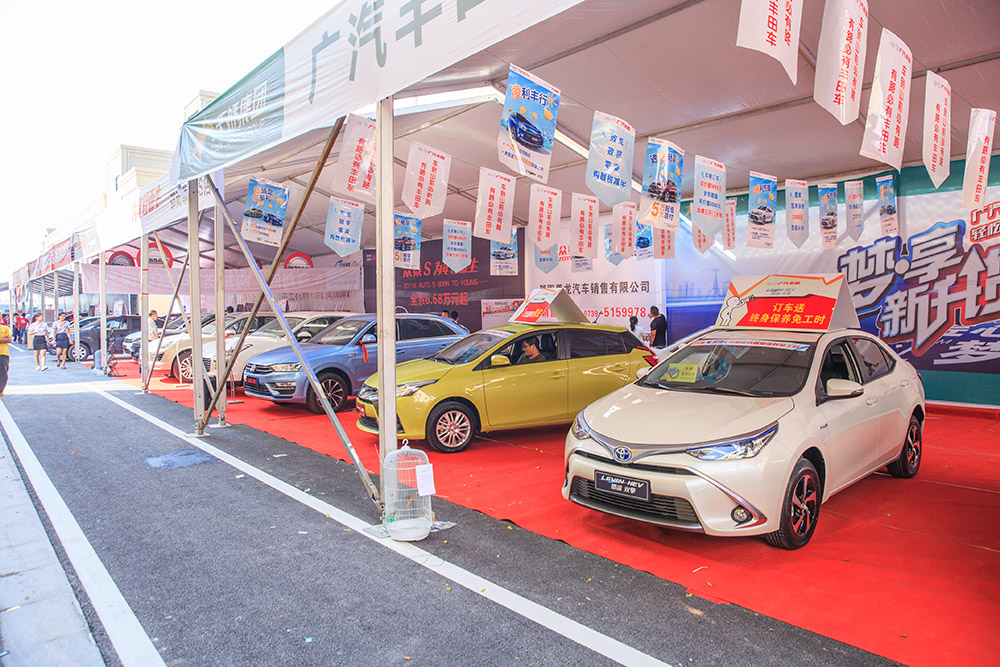 【車展第一天】遇到那個TA，放棄蘋果8......