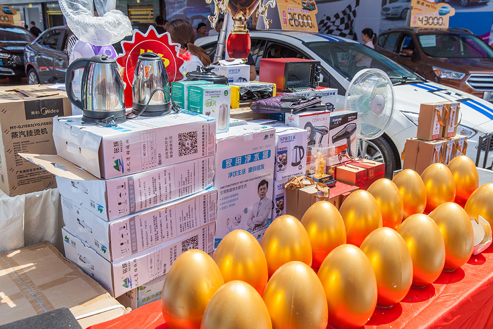 【車展第一天】遇到那個TA，放棄蘋果8......