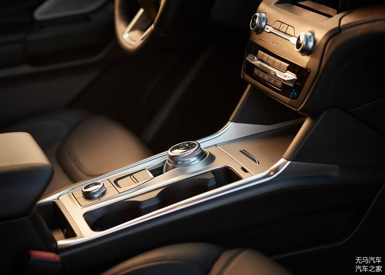 全新一代福特探險者官圖發(fā)布！依舊是大家的硬派之選！