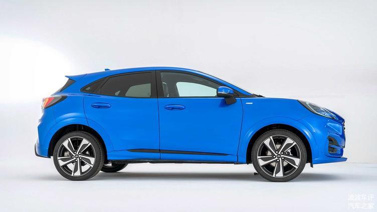 福特發(fā)布PUMA小型SUV官圖，歐式風(fēng)格，造型很有柔和感