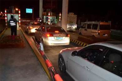 假期高速行駛攻略，看一遍絕對平安！