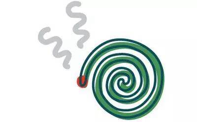 奔馳車突然起火！車主：車?yán)镉形米?，點(diǎn)了盤蚊香……