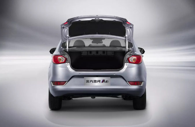 看一出好戲，猜神秘主演