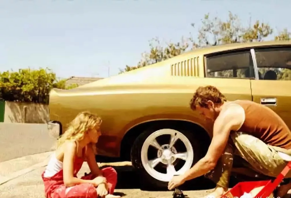 哪些錯(cuò)誤的操作能增加爆胎的風(fēng)險(xiǎn)呢？