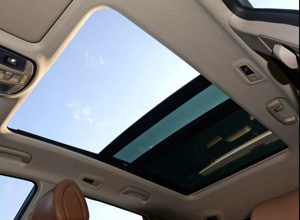 汽車內(nèi)頂棚臟了，如何清理？