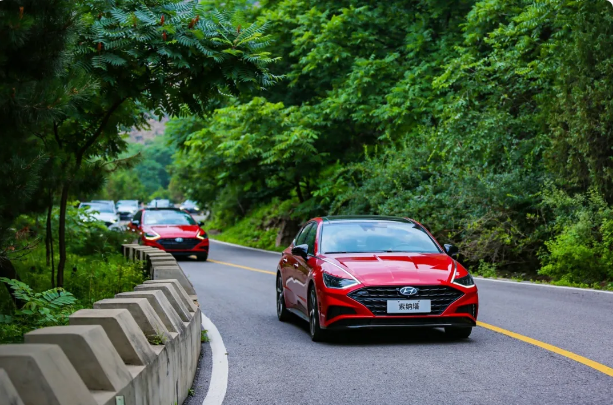 魅力迸發(fā)，實(shí)力&偶像