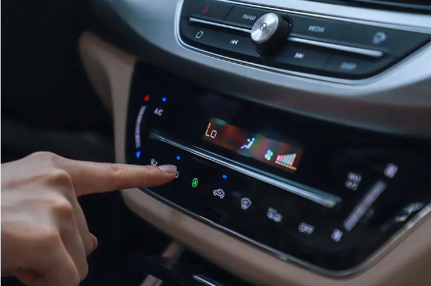 用車(chē)百科｜夏天車(chē)內(nèi)開(kāi)空調(diào)的五個(gè)誤區(qū)，你中了幾個(gè)？