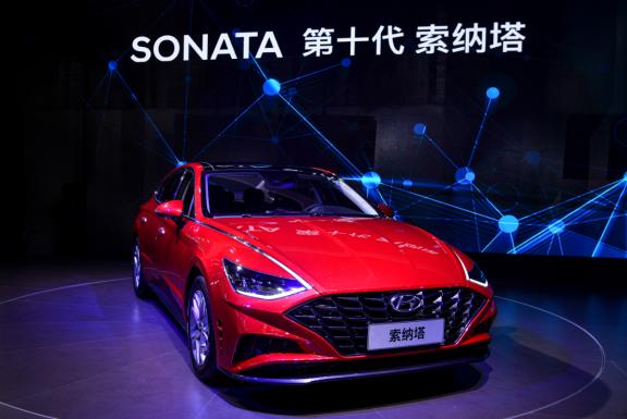 天生出色 | 生于烈焰，當(dāng)紅不讓